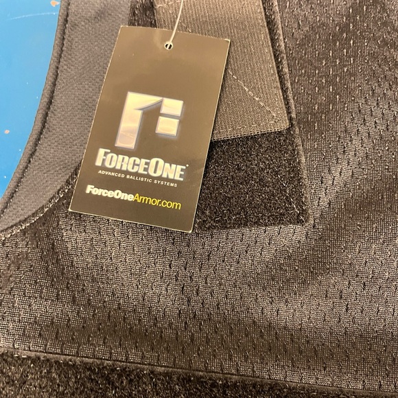 Security vest - Picture 3 of 10